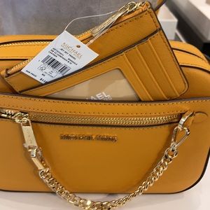 MK Jet Set Item Lg EW Zip Chain Crossbody & Jet Set Travel Sm TZ Coin Pouch ID